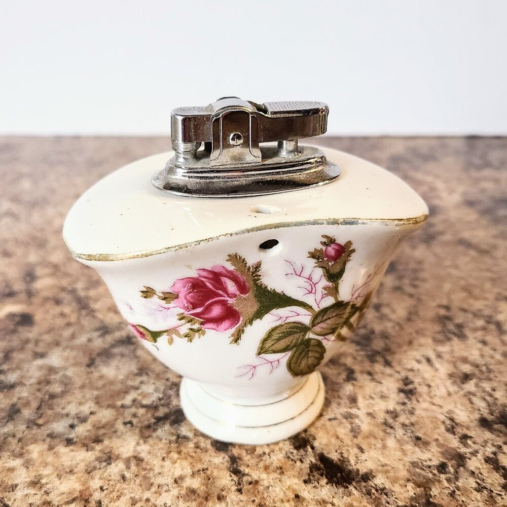 1960s Ceramic Table Lighter, Moss Rose Floral Finish, Made In Japan, Working